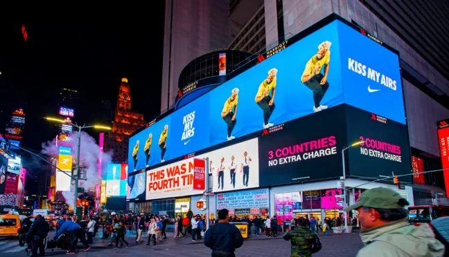 Màn Hình Kỹ Thuật Số Quảng Cáo Ngoài Trời Là Gì?