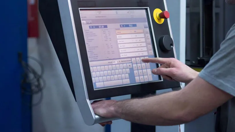 Ưu điểm vượt trội của việc sử dụng màn hình công nghiệp