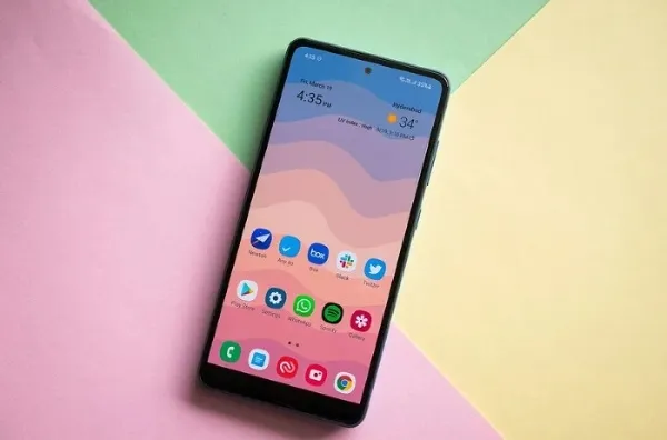 Màn hình dùng AI điều chỉnh màu sắc là gì? Giải thích một cách dễ hiểu